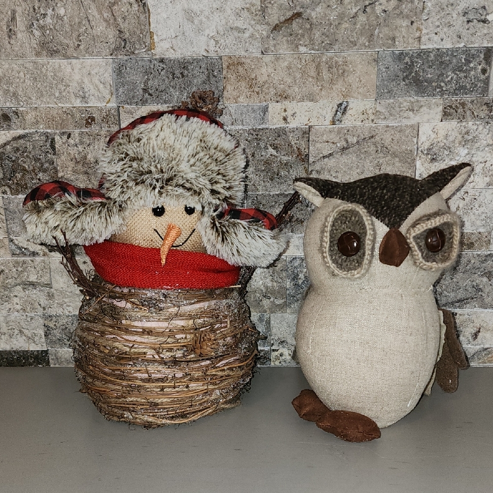 Christmas Decor Festive Snowman and Owl Decor Set